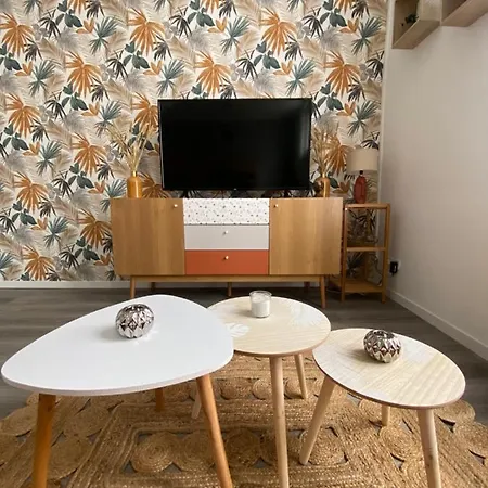 Cosy Lit' House